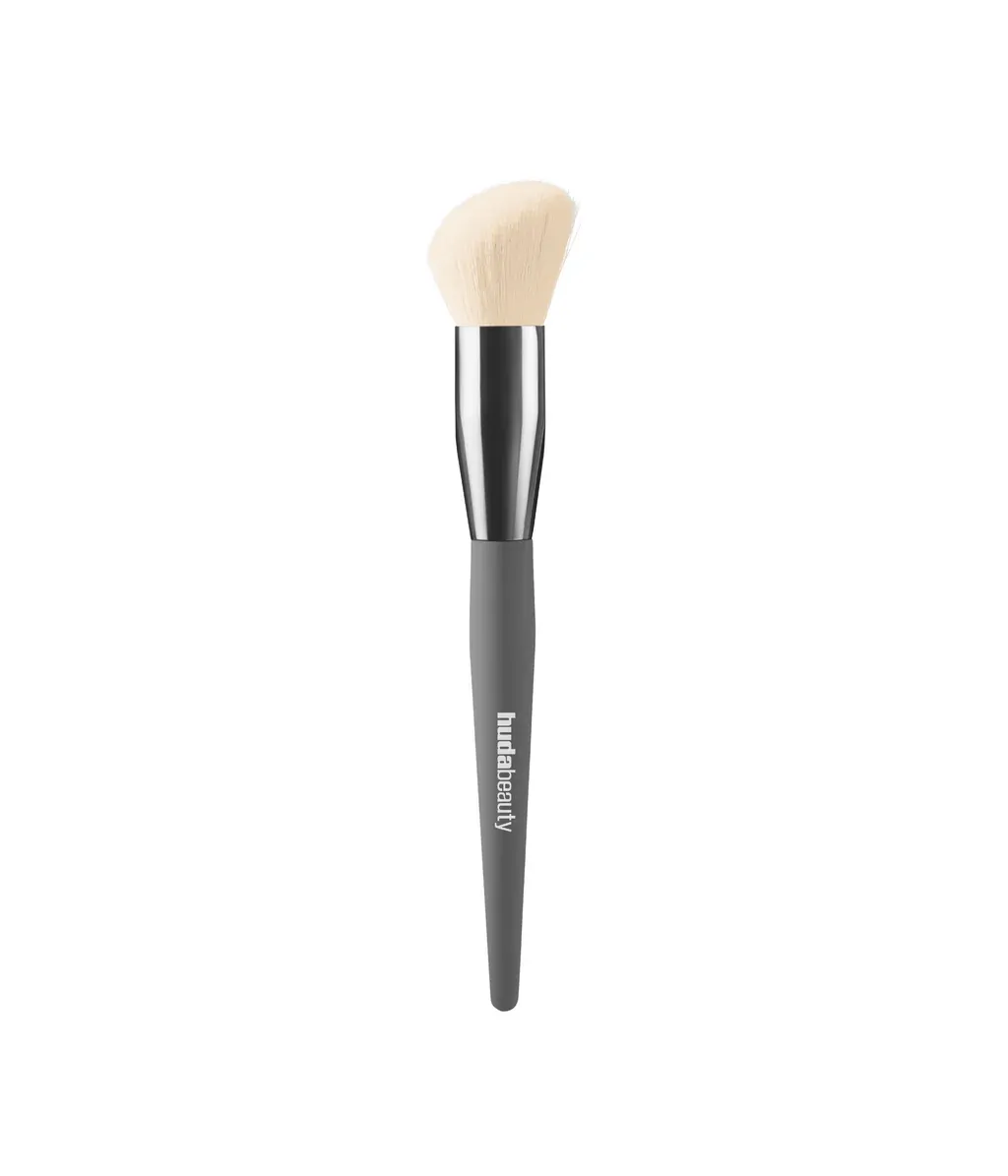 Huda Beauty - Diffusing Cheek Brush