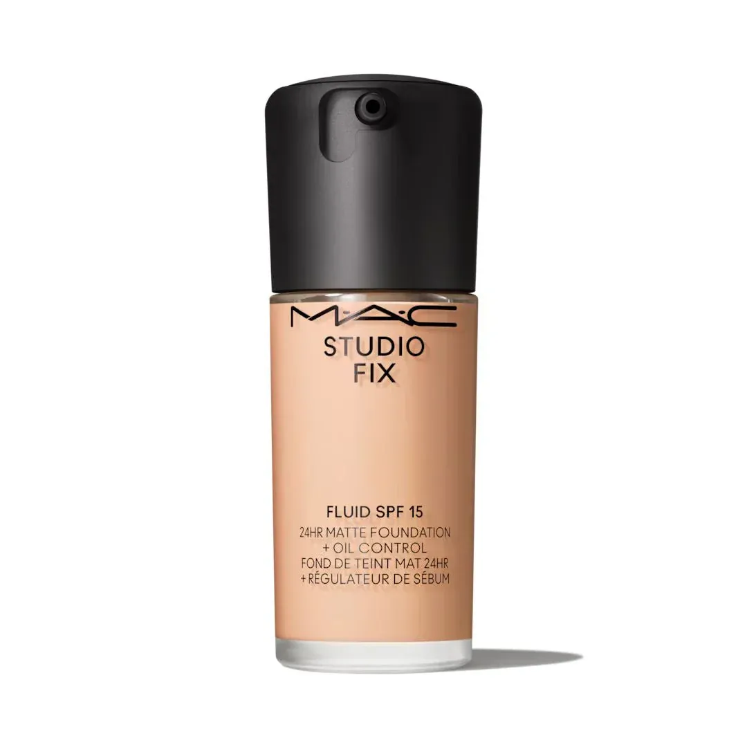 M.A.C - Studio Fix Fluid Spf 15 | N 4.75 Light with peachy neutral undertones