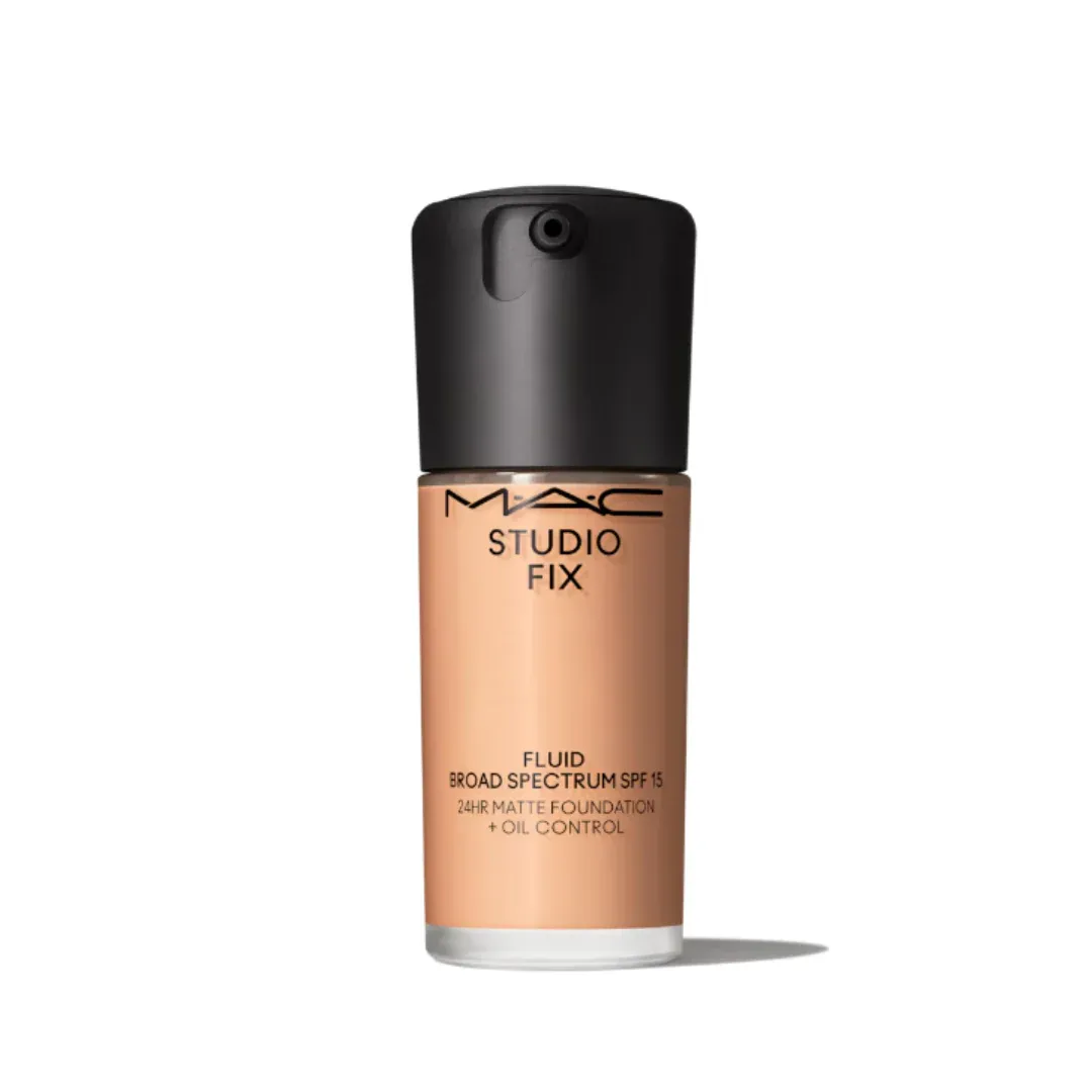 M.A.C - Studio Fix Fluid Spf 15 | NC 27 Medium with soft peachy undertones