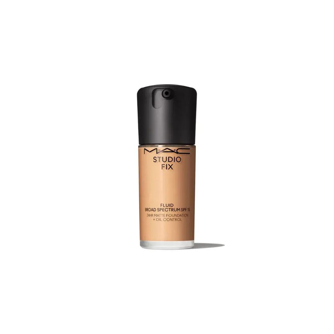 M.A.C - Studio Fix Fluid Spf 15 | NC 30 Medium beige with golden undertones