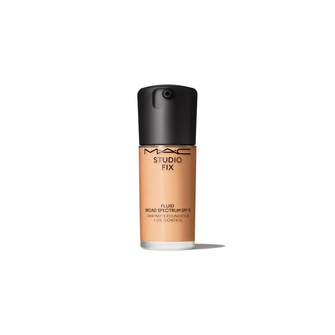 M.A.C - Studio Fix Fluid Spf 15 | NC 35 Medium with peachy undertones