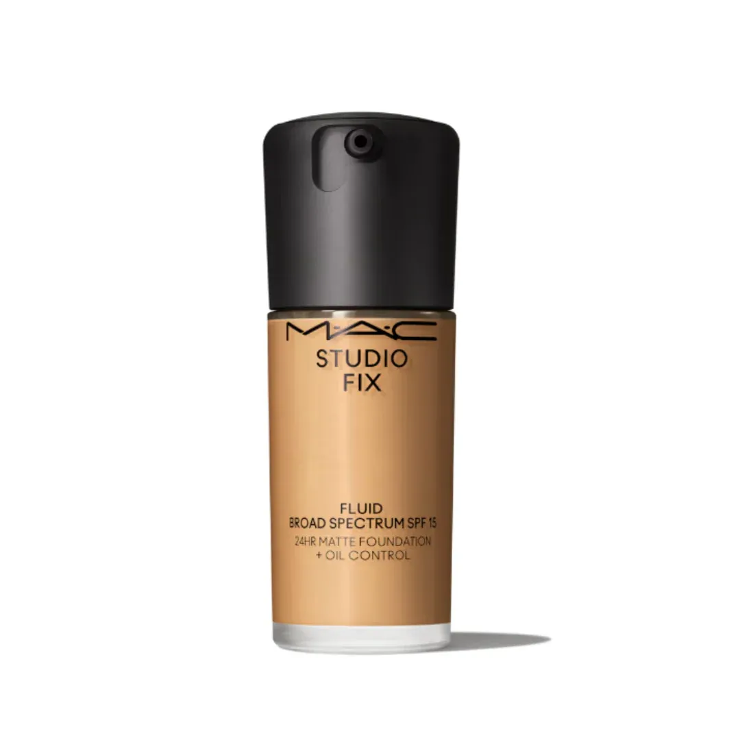 M.A.C - Studio Fix Fluid Spf 15 | NC 38 Medium with peachy golden undertones