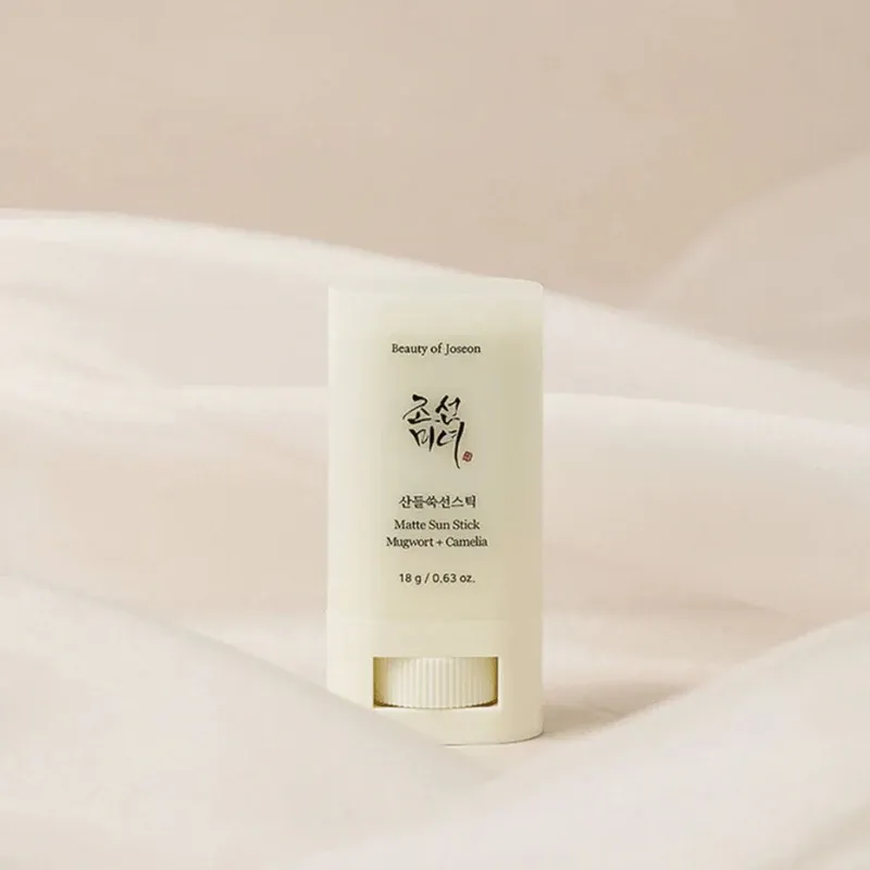 BEAUTY OF JOSEON - Matte Sun Stick: Mugwort + Camelia (SPF 50+ PA++++)