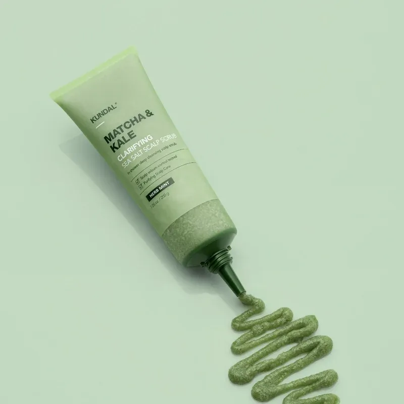 KUNDAL - Matcha &amp; Kale Clarifying Sea Salt Scalp Scaler