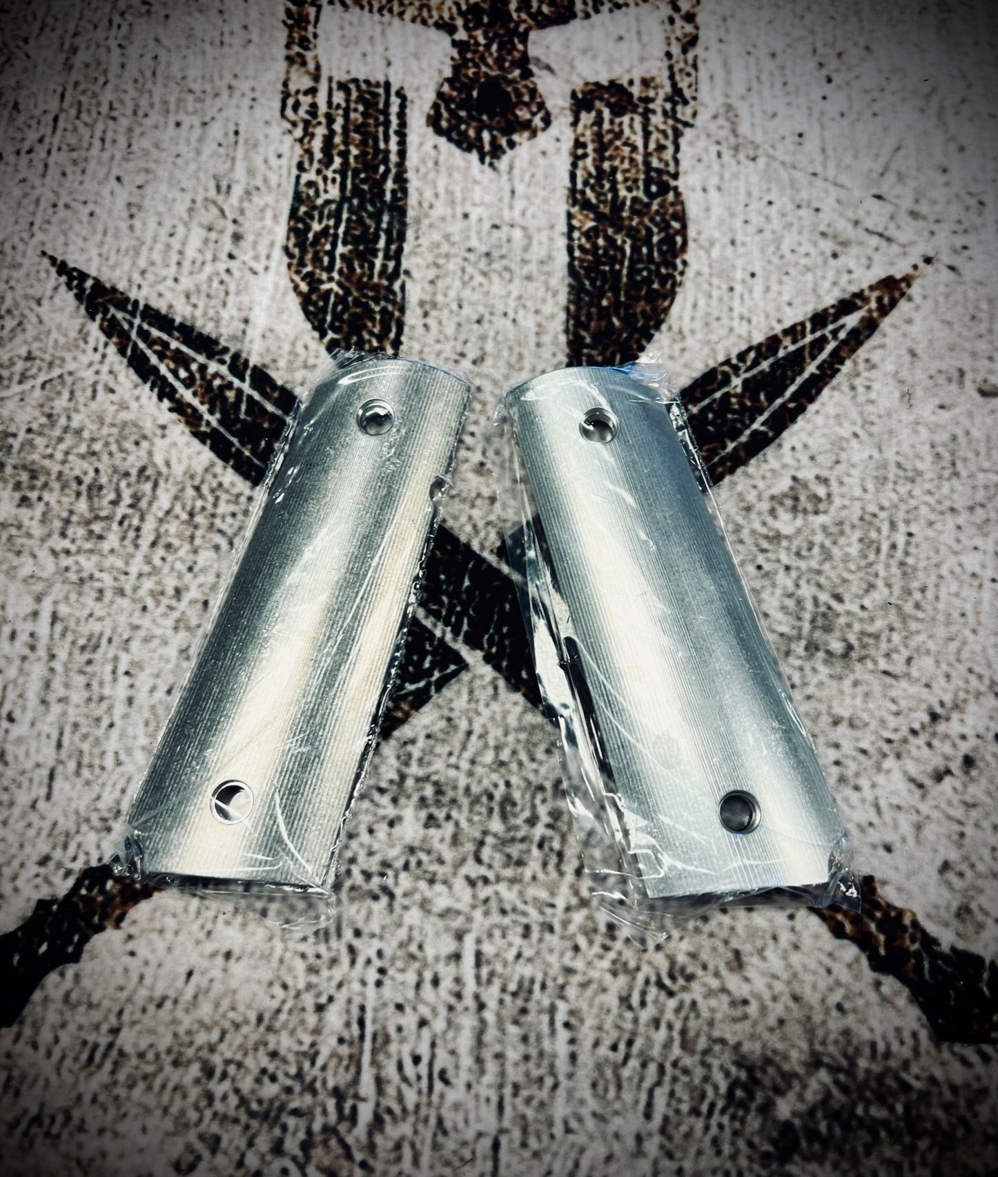 ALUMINUM 1911 GRIPS (FULL SIZE)