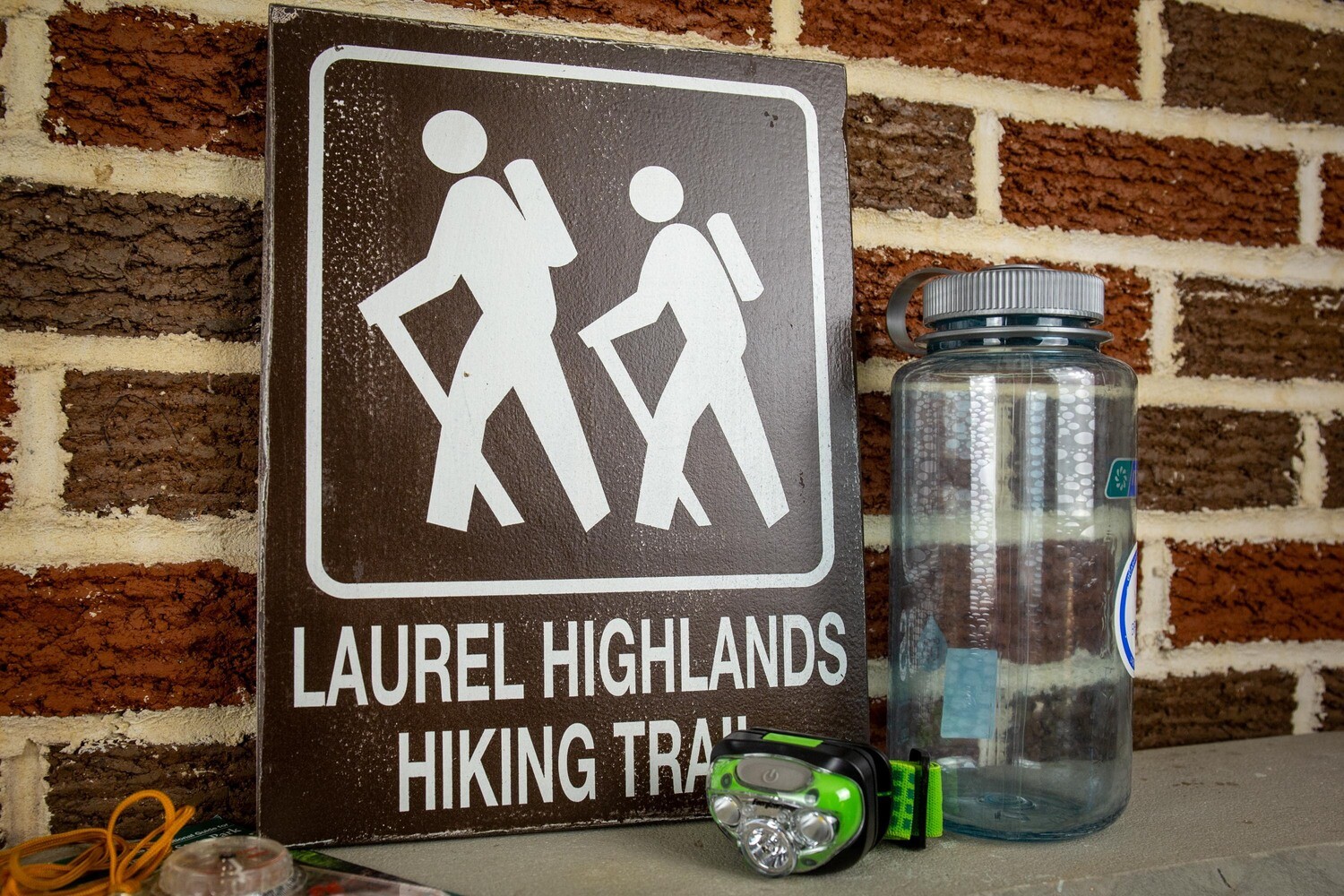 LHHT Sign