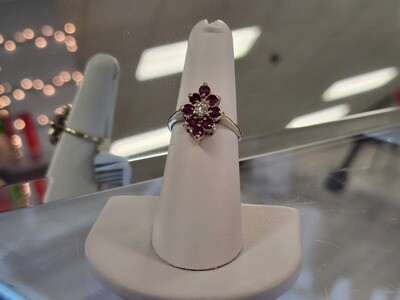 14kt Red Stone Cluster Diamond Ring