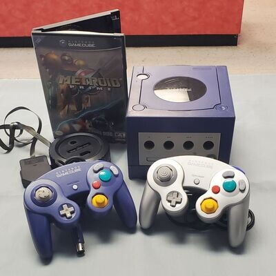Nintendo GameCube with 2 controllers and Metroid game