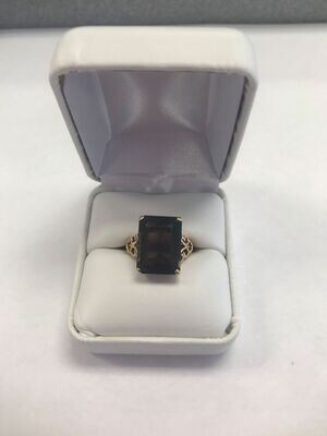 10kt Yellow Gold Brown Stone Ladies Ring Size 7.5