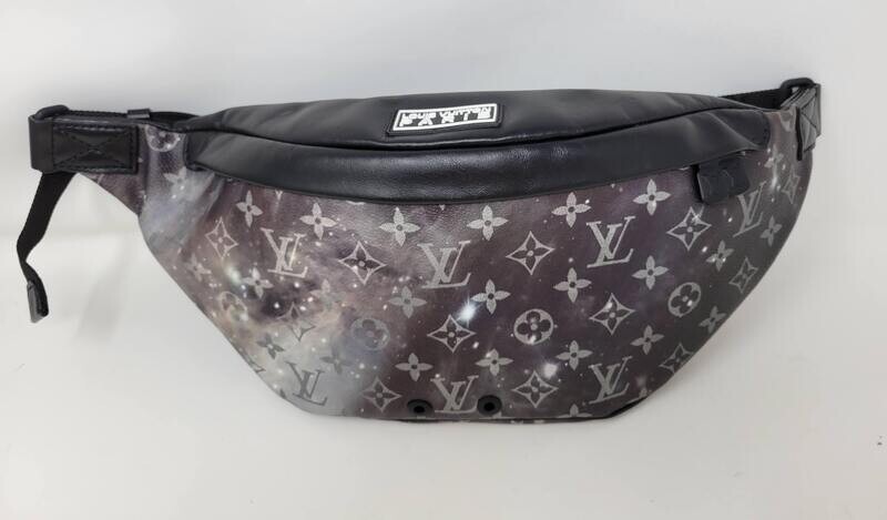 Louis Vuitton Discovery Bumbag Galaxy Monogram