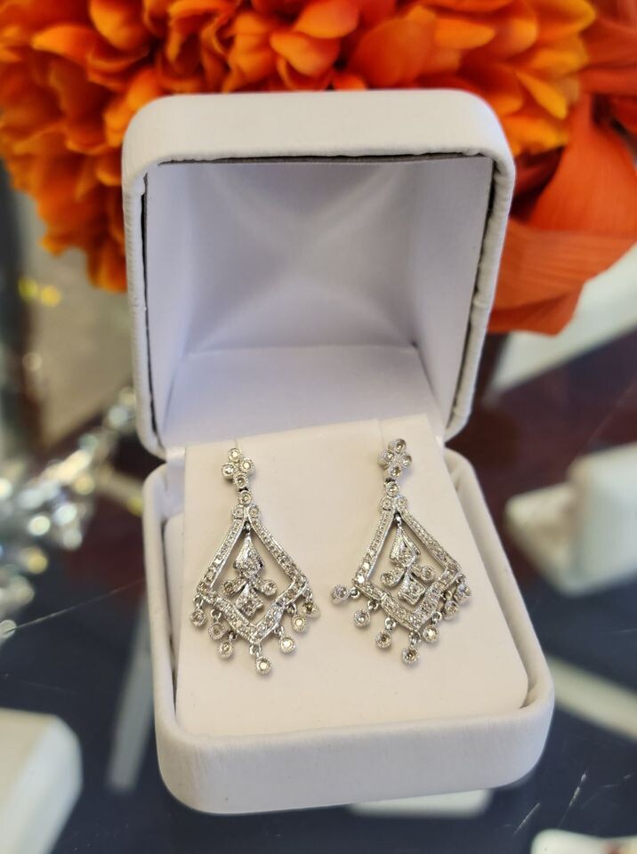 14kt White Gold Dangle Diamond Earrings 20pts TDW
