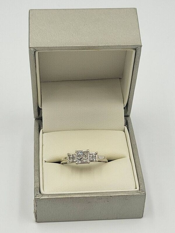 14kt White Gold Squared Past Present Future Diamond Ring Size 7