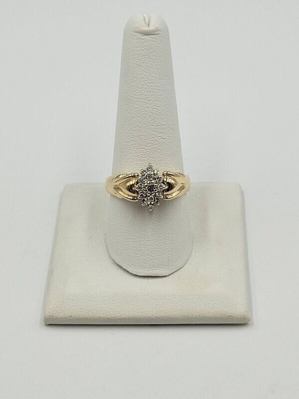 14kt Yellow Gold Ladies Diamond Cluster Ring Size 9 1/2