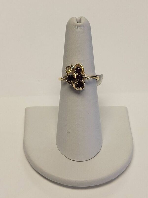 14kt Yellow Gold Ladies Ring w/ 4 Dark Red Stones & 1 Small Diamond Size 7