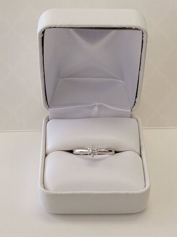 14kt White Gold 10pt Round Diamond Ring Size 5 3/4