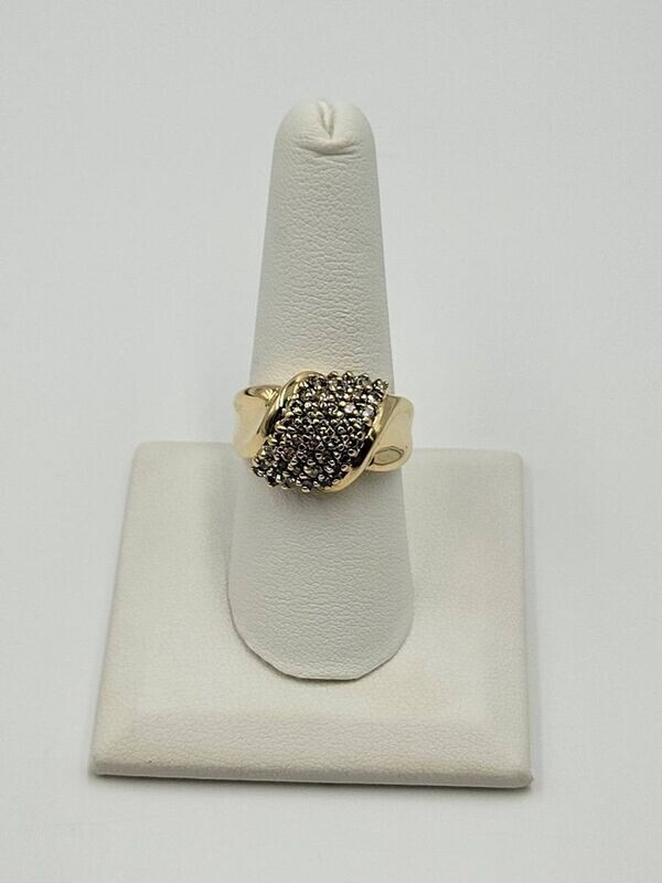 14kt Yellow Gold Diamond Cluster Ladies Ring Size 8 1/4