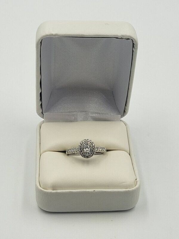 14kt White Gold Oval Double Halo Diamond Ring Size 5