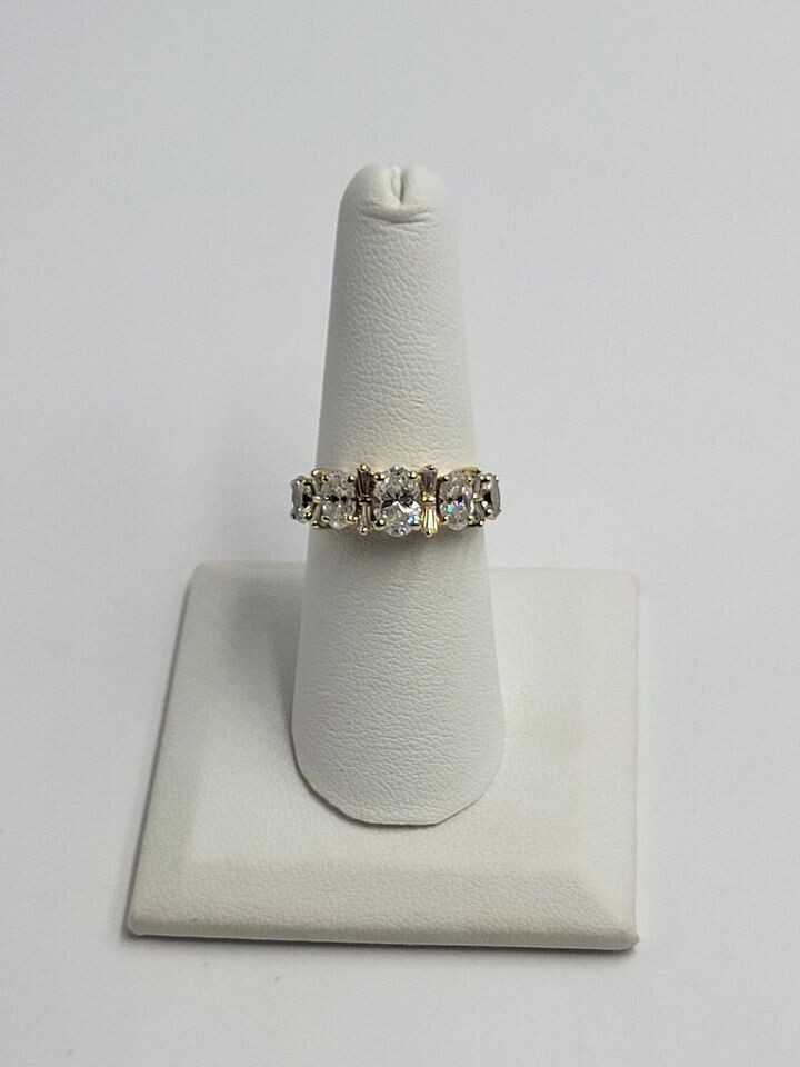 14kt Yellow Gold Oval & Baguette CZ Stone Ring Size 7