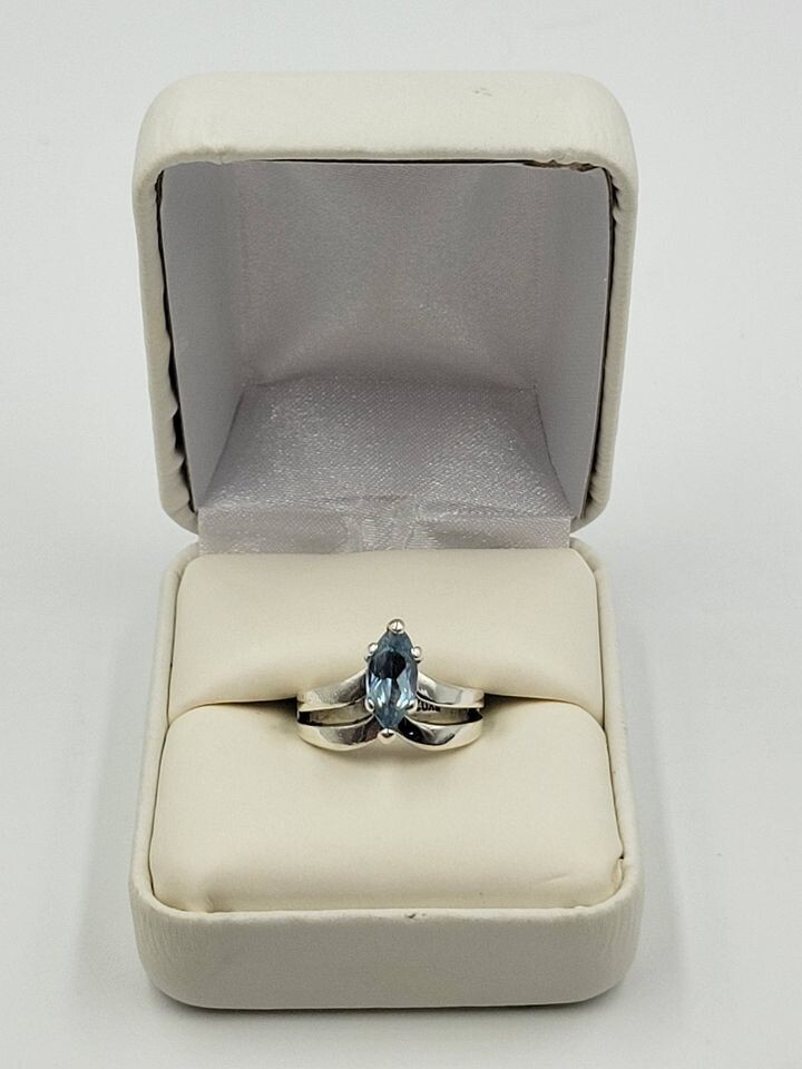 Silver Ladies Ring w/ Light Blue Marquise Stone Size 4 3/4