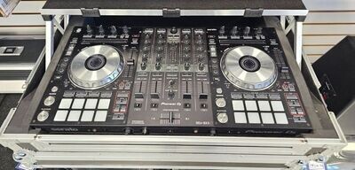 Pioneer DJ DDJ-SX3 w/ Case