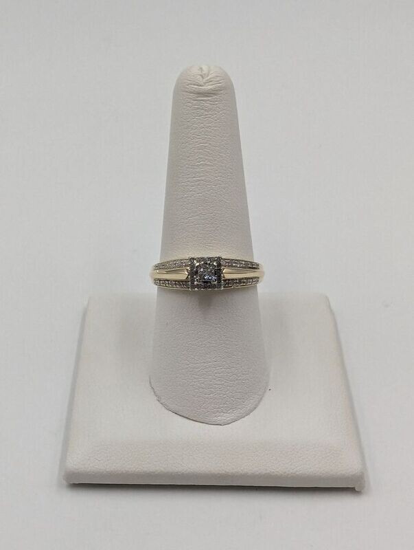 10kt Yellow Gold Squared Diamond Cluster Ring Size 8 1/2