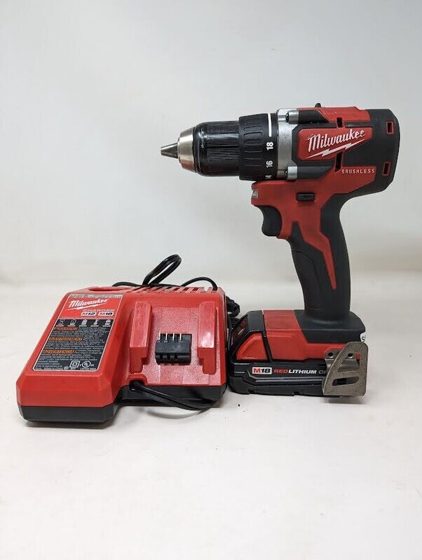 Milwaukee Tools Cordless Drill Driver 2801-20