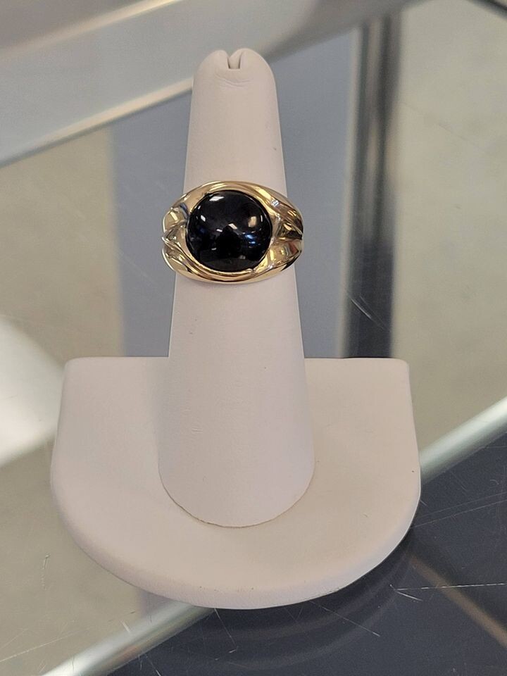 14kt Yellow Gold Onyx Stone Ring Size 6
