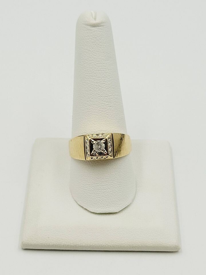 14kt Yellow Gold Men's 10pt Diamond Ring Size 9 3/4
