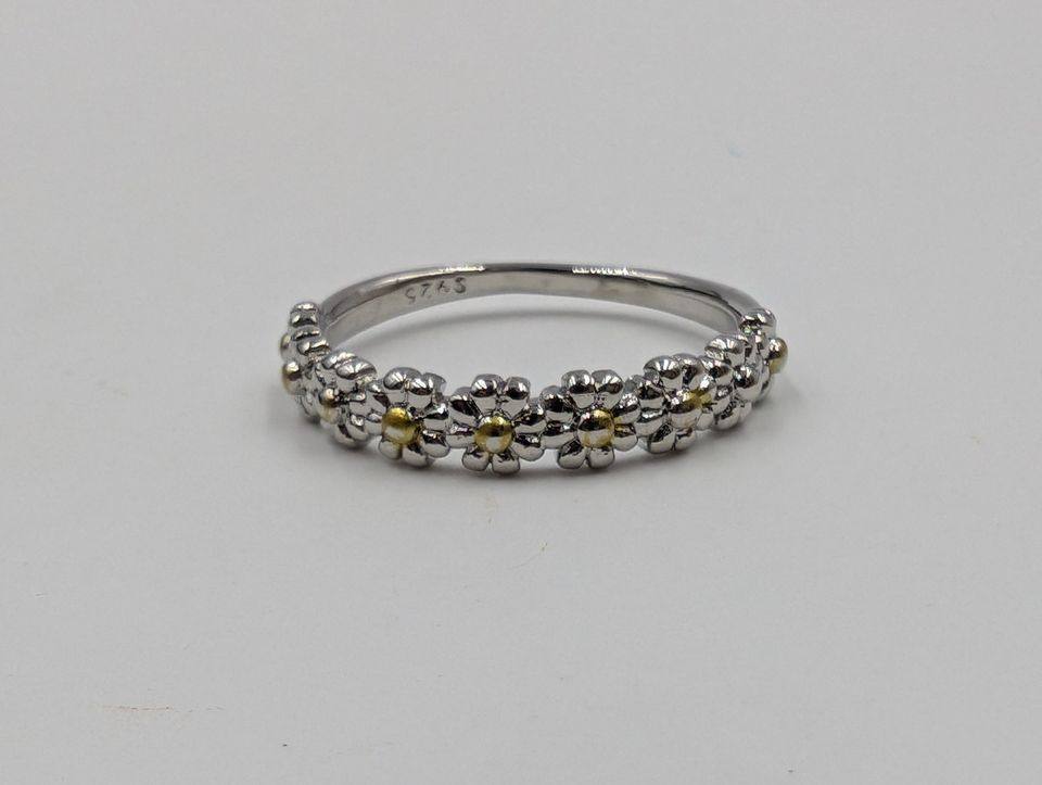 Sterling Silver Daisy Band Ring