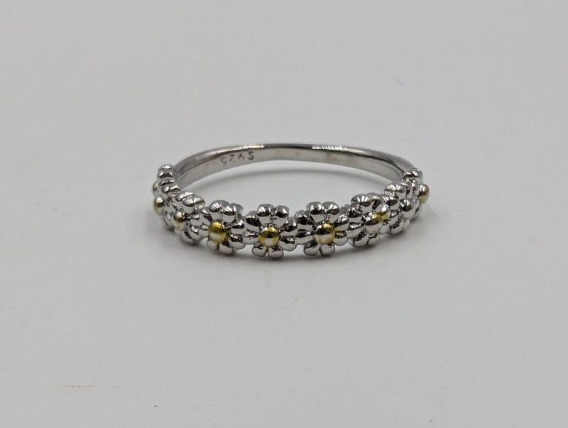 Sterling Silver Daisy Band Ring
