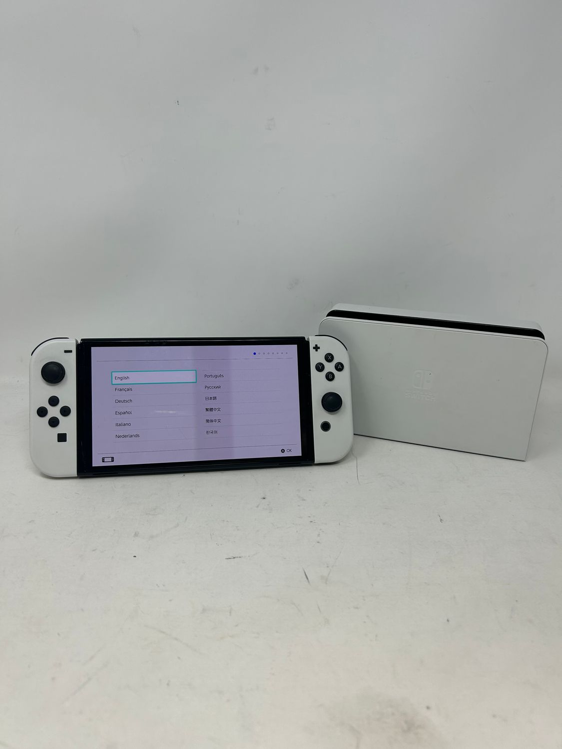 Nintendo Switch Console - OLED - HEG-001 Nintendo Switch Console - OLED - HEG-001