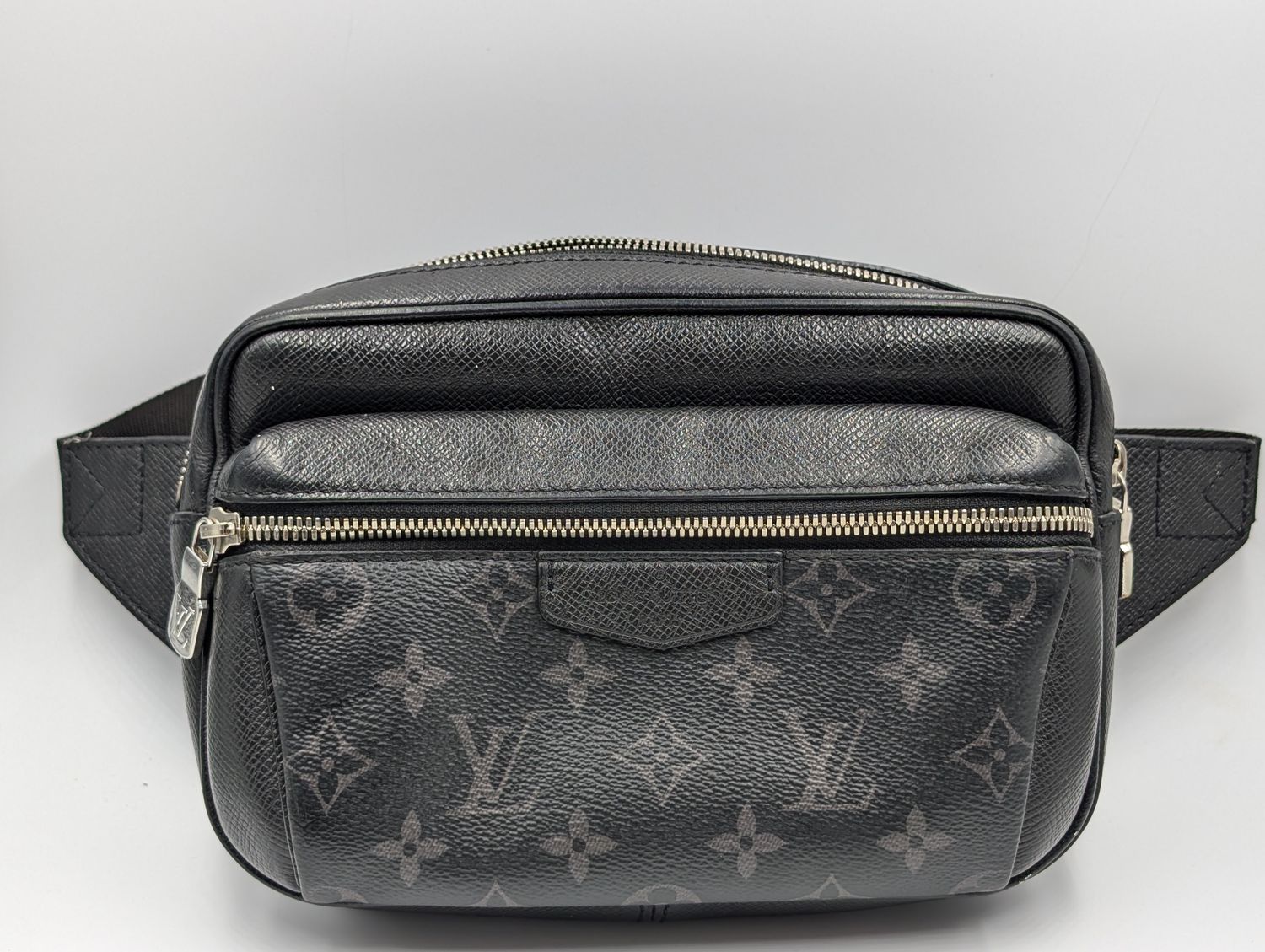 Louis Vuitton Outdoor Bumbag Black Taigarama Mongram