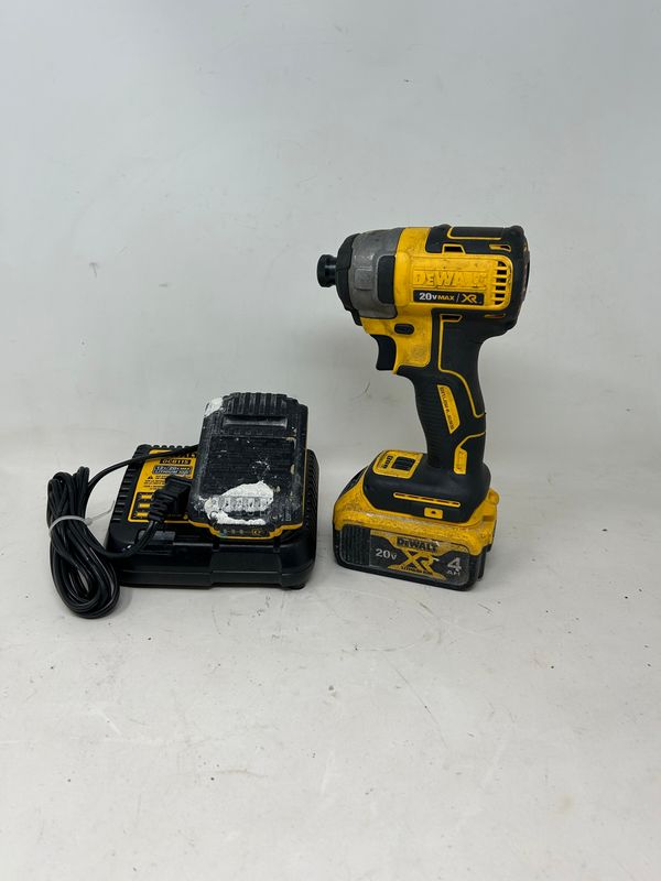 DeWALT Impact Driver DCF887