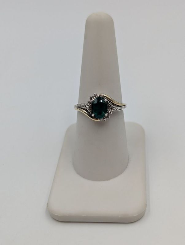 Sterling Silver 2-Tone Oval Green Stone Ring w/ Small Diamonds Size 8