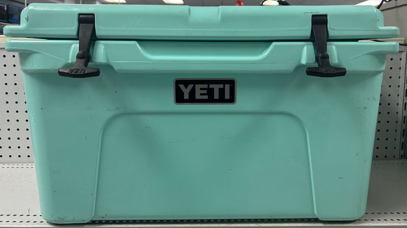 Yeti Tundra 45 Hard Cooler in Seafoam