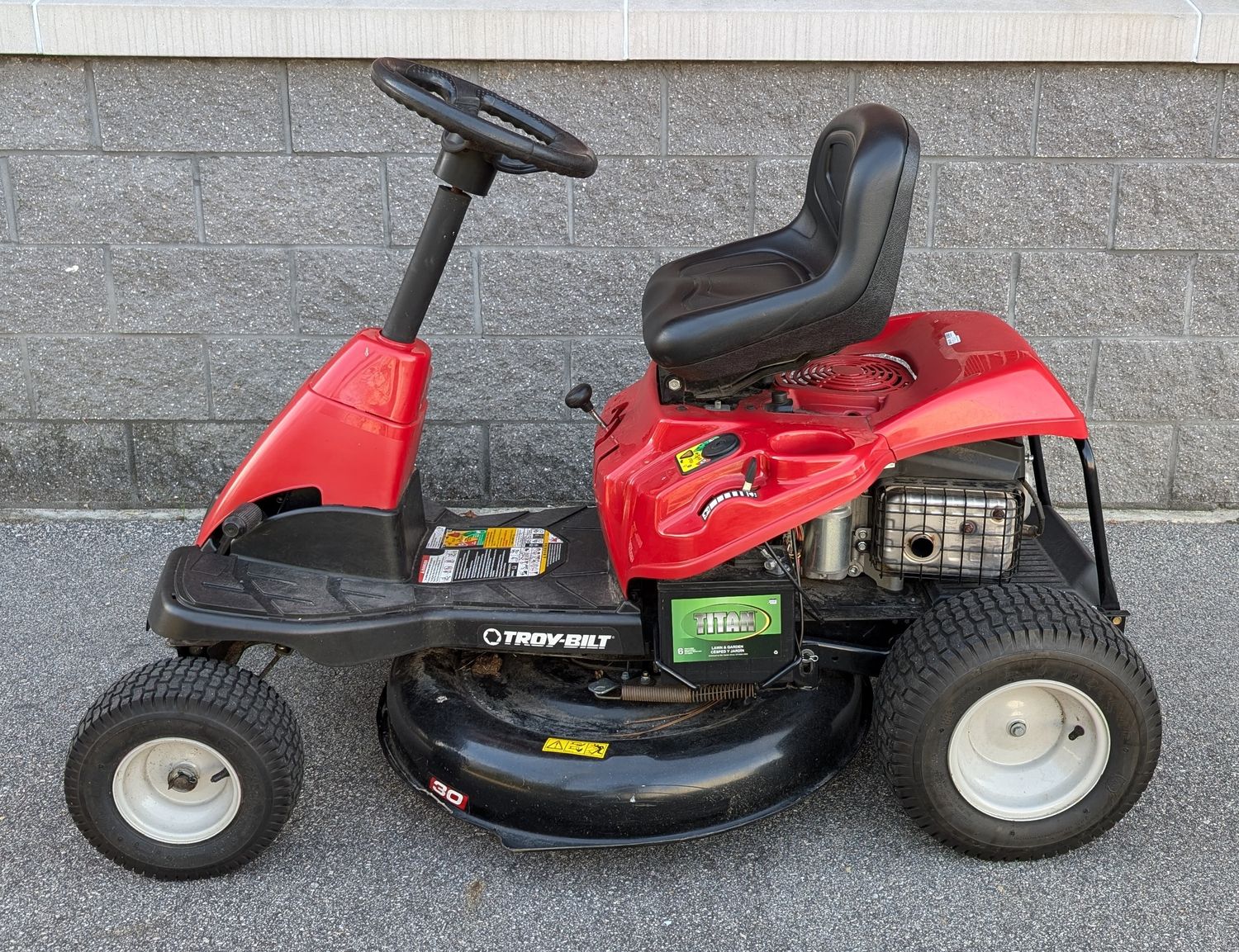 Troy Bilt Riding Lawn Mower 30" Deck