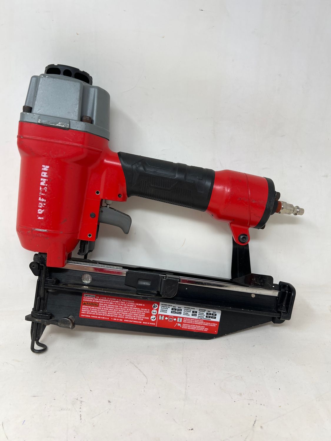 Craftsman CMPFN16SB Finish Nailer 16 Ga.