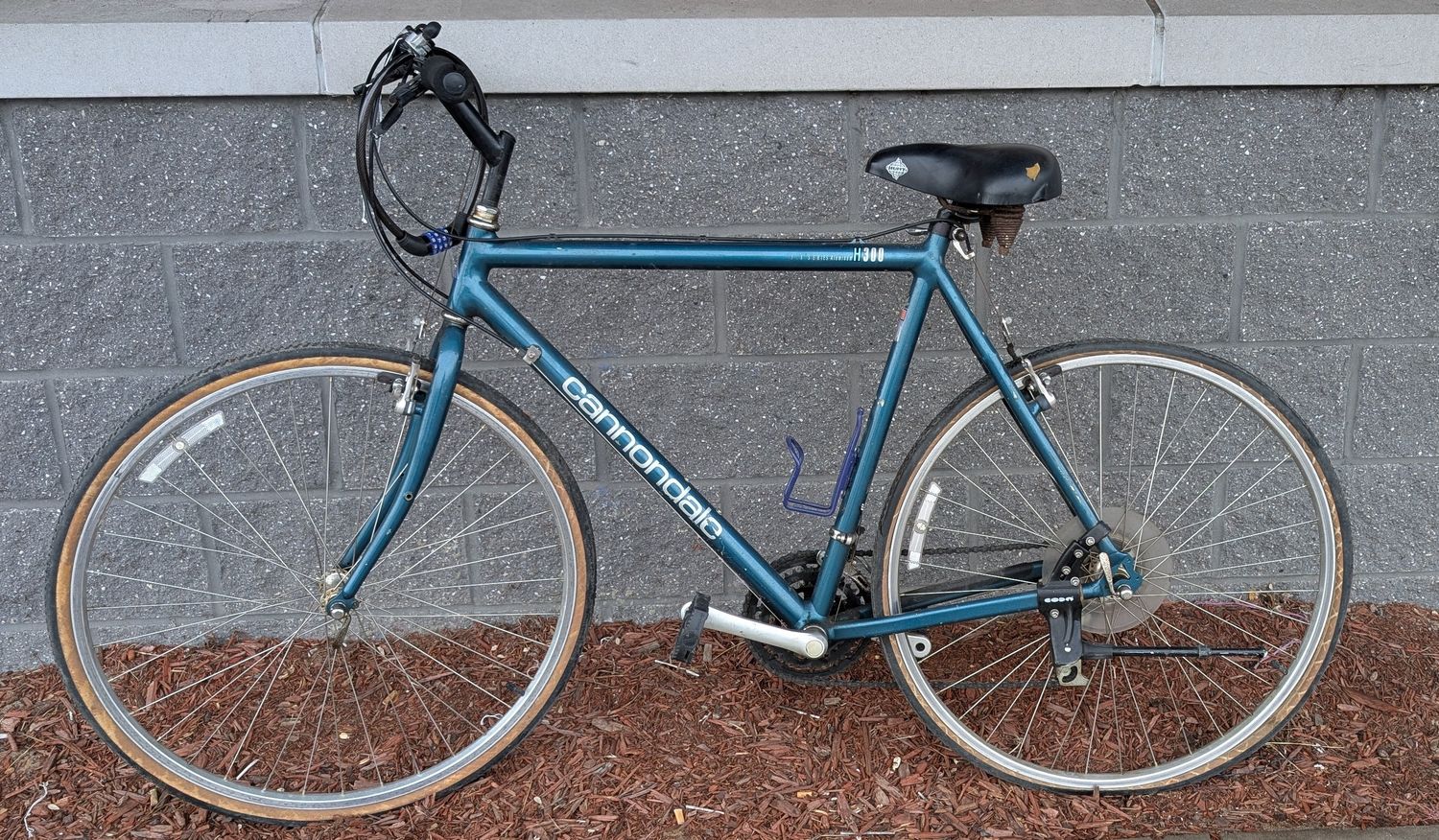 Cannondale H300 Road Bicycle Cannondale H300 Road Bicycle