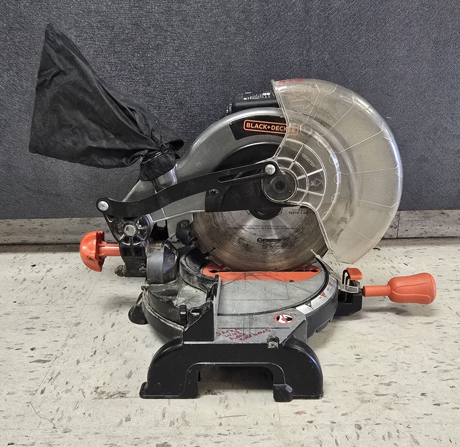 Black & Decker Miter Saw M2500BD