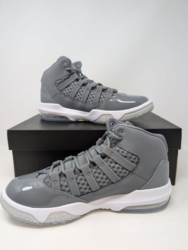 Jordan Max Aura Cool Grey Sneakers Size 8.5