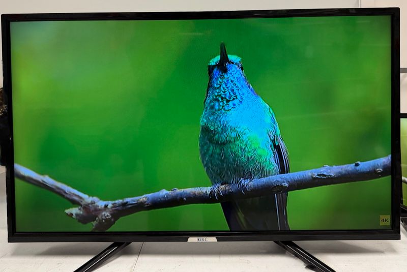 KC 32" Flat Panel TV KC32VB