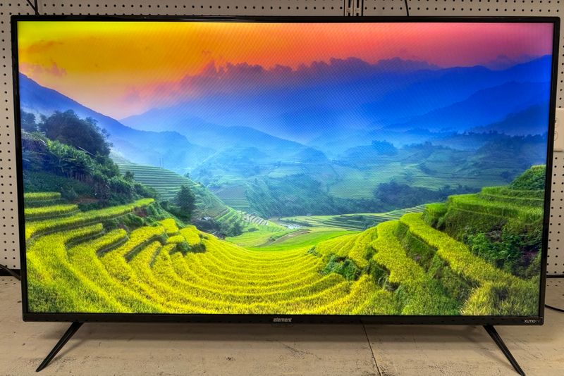 Element 50" Smart Flat Panel TV E500AC50C