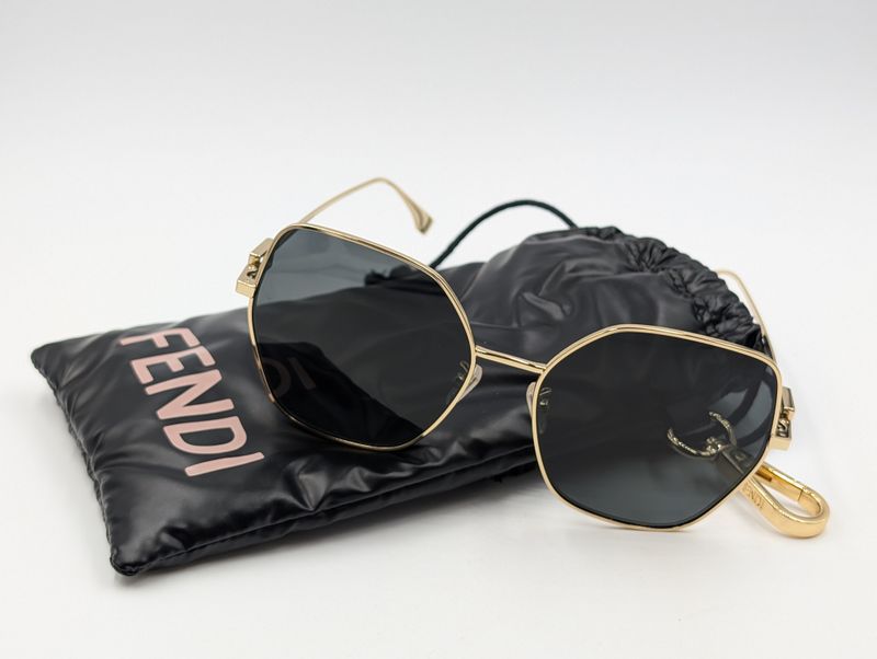 Fendi Women's FE40033U Sunglasses