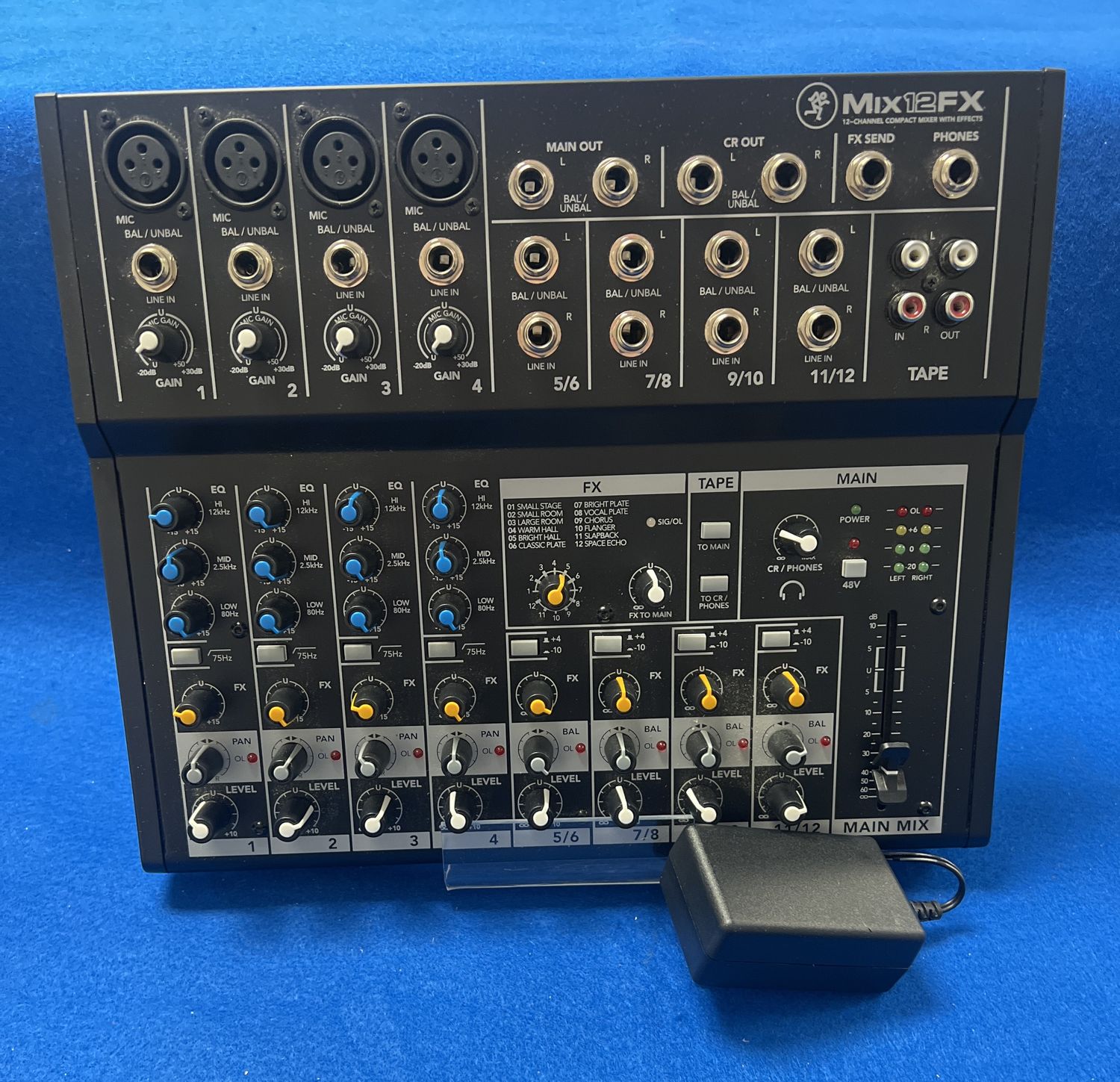 Mackie Mix12FX Compact Mixer w/ Effects