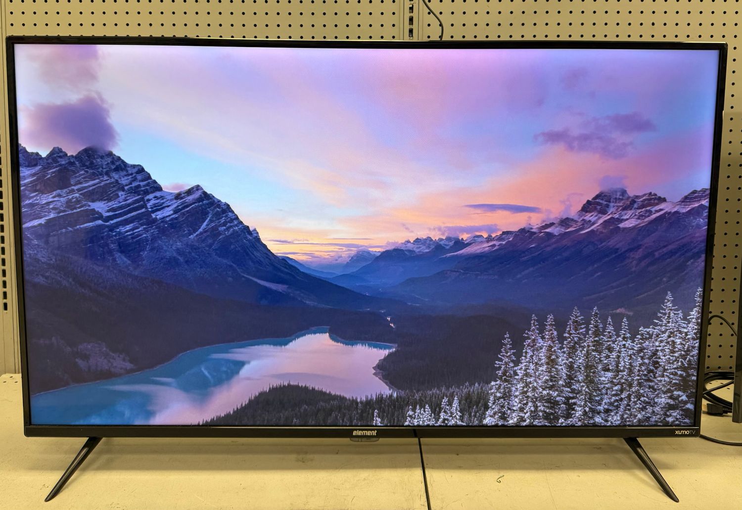 Element 50" Smart Flat Panel TV E500AC55C