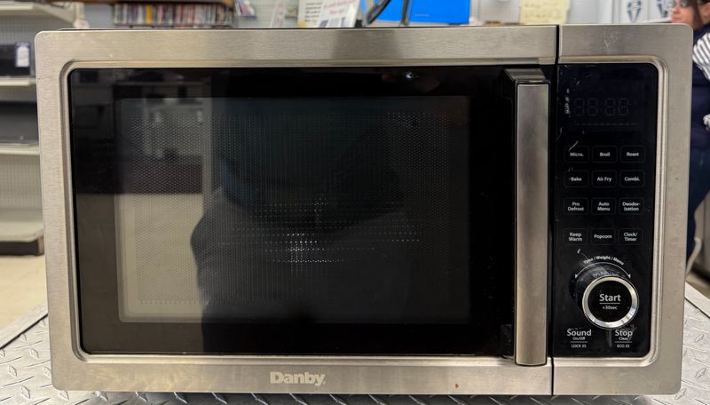 Danby 5 in 1 Multifunctional Microwave Oven with Air Fry DDMW1061BSS-6