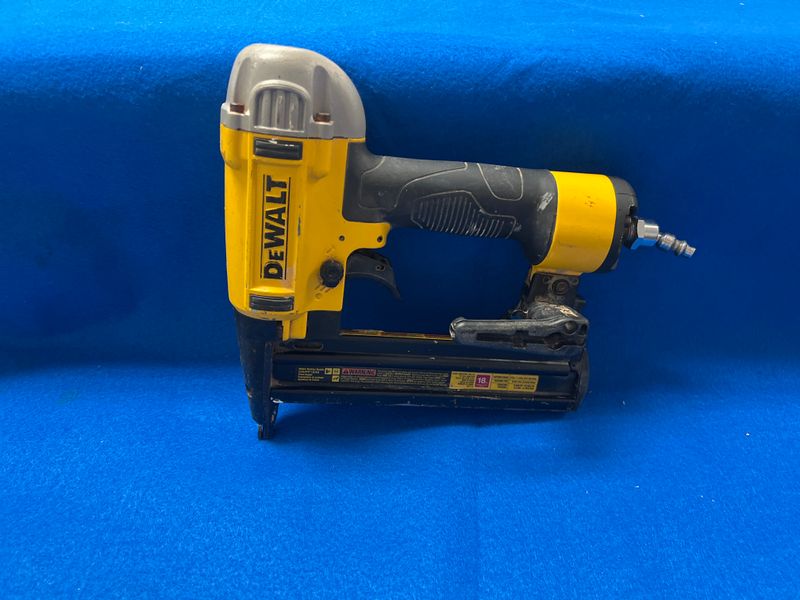 DeWALT DWFP1838 18 Gauge Finish Stapler