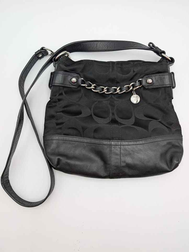 Vintage Coach F18862 Signature Chain Crossbody