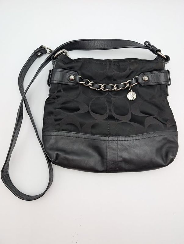 Vintage Coach F18862 Signature Chain Crossbody