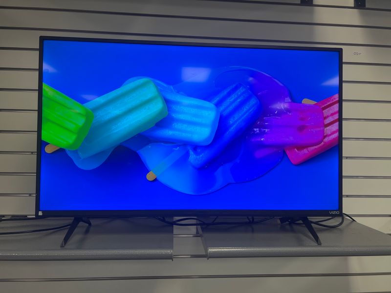 VIZIO 40" Smart Flat Panel TV D40F-JO9